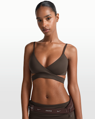 NikeSKIMS Matte Women's Wrap Bra. Nike.com